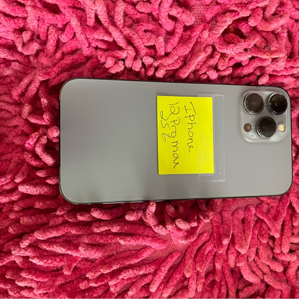 Grey iPhone / Smartphone 12 pro max, 256G memory - Picture 3 of 5